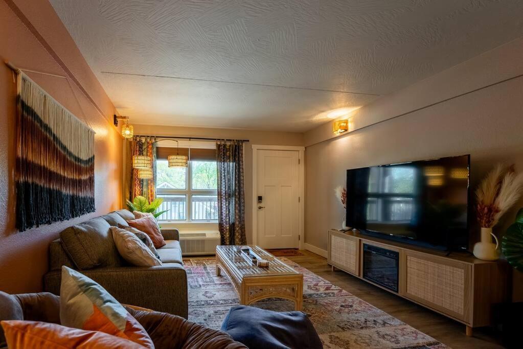 Pet Friendly Boho Condo With Pool--Fitness Center--Next To The Branson Landing--Close To Convention Center And Kanakuk Eksteriør bilde
