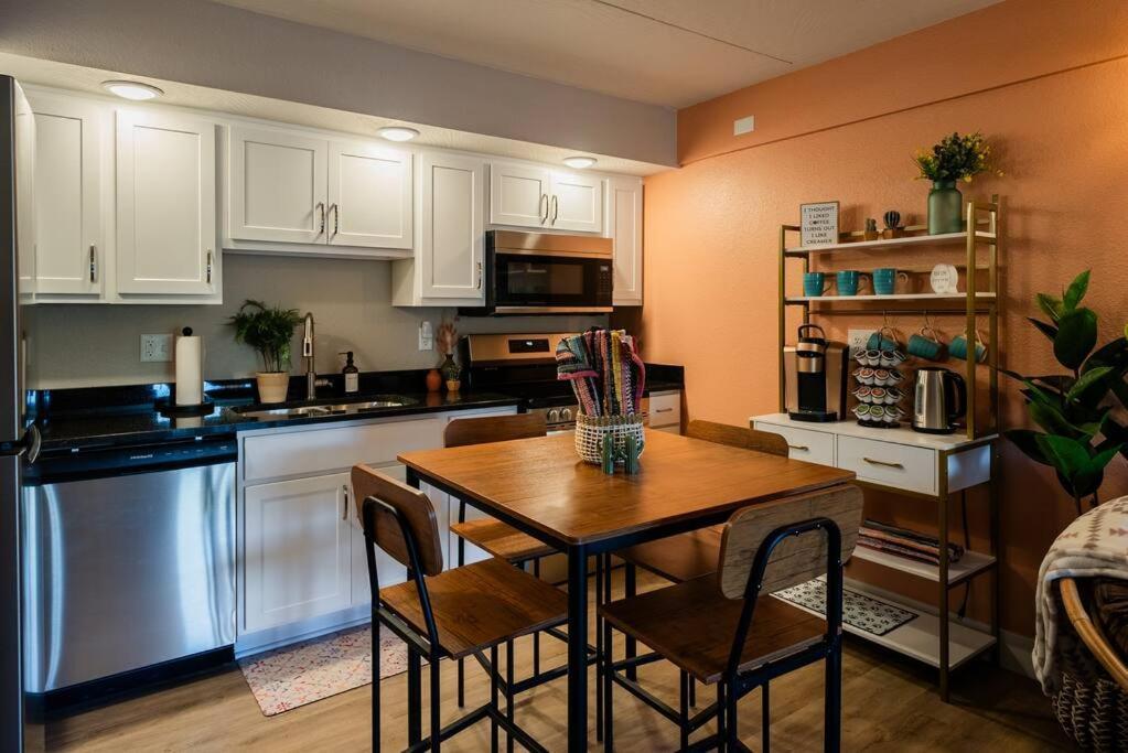 Pet Friendly Boho Condo With Pool--Fitness Center--Next To The Branson Landing--Close To Convention Center And Kanakuk Eksteriør bilde