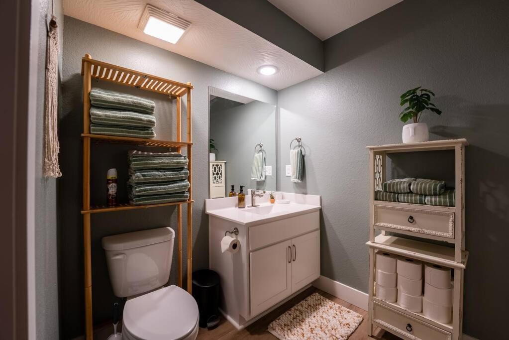 Pet Friendly Boho Condo With Pool--Fitness Center--Next To The Branson Landing--Close To Convention Center And Kanakuk Eksteriør bilde