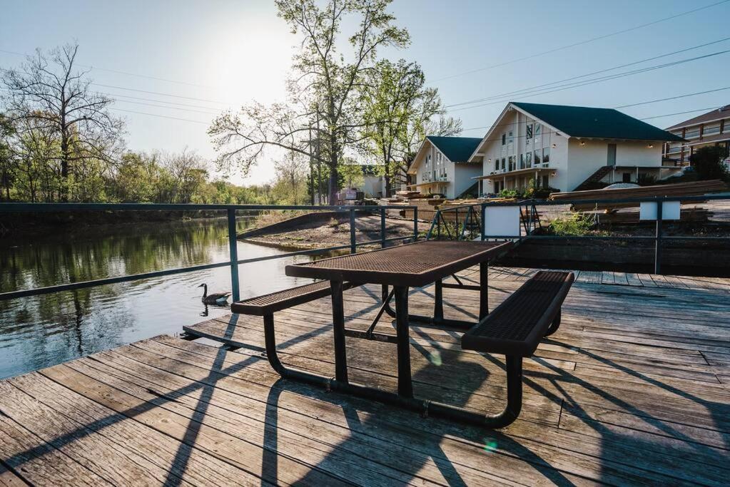 Pet Friendly Boho Condo With Pool--Fitness Center--Next To The Branson Landing--Close To Convention Center And Kanakuk Eksteriør bilde