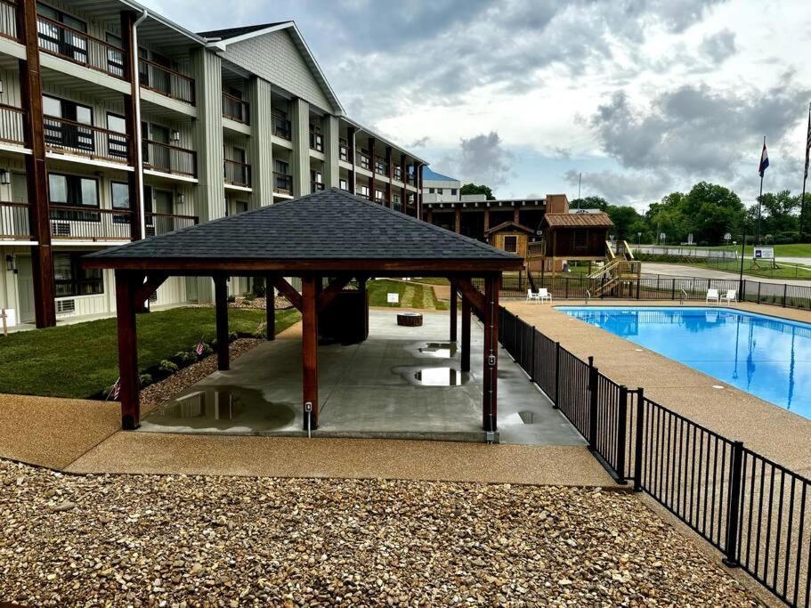 Pet Friendly Boho Condo With Pool--Fitness Center--Next To The Branson Landing--Close To Convention Center And Kanakuk Eksteriør bilde